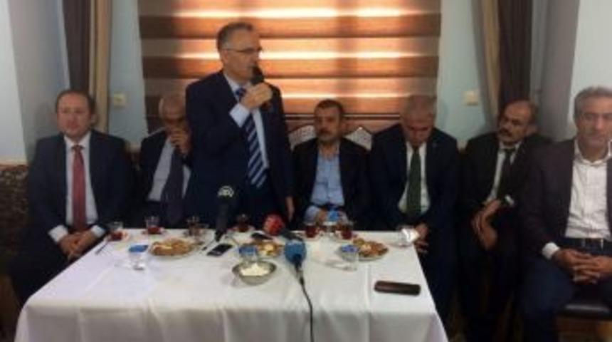 Bakan Ağbal Bayburt&rsquo;ta Vatandaşlarla Bayramlaştı