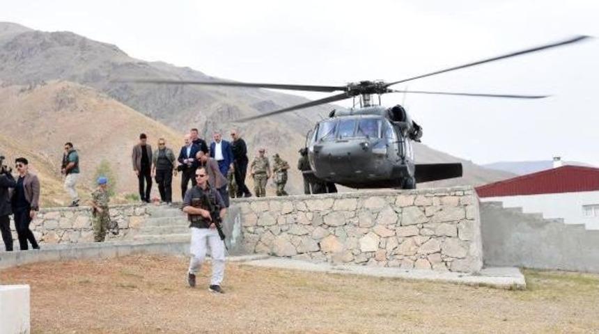 Derecik&rsquo;Te 102 Şehit I&ccedil;in Şehitlik A&ccedil;ıldı (2)