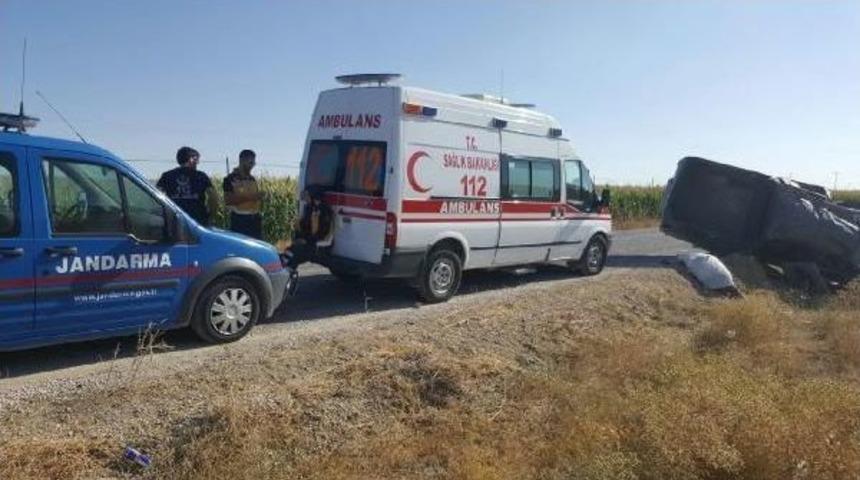 Aksaray'da Kamyonet Takla Attı: 1 &Ouml;l&uuml;, 1 Yaralı