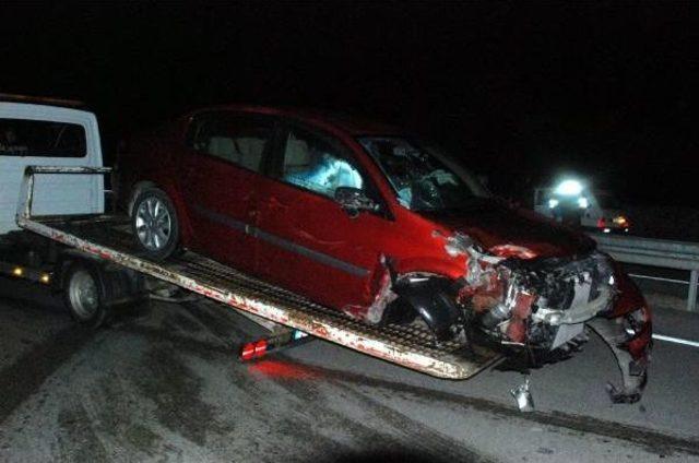 Kastamonu'da Ikiye Bölünen Otomobilde 3 Kişi Yaralandı