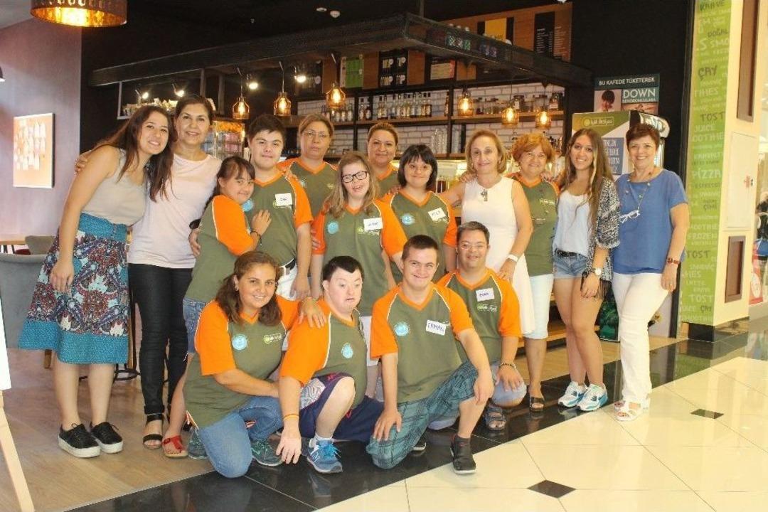 (&ouml;zel Haber) Anneler Ve Down Sendromlu &Ccedil;ocukları İş Başında