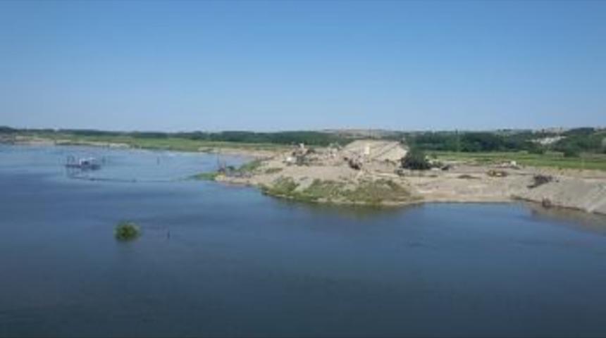 (&ouml;zel Haber) Satılamayan Meri&ccedil; Nehri Kumundan Sedde Yapılıyor
