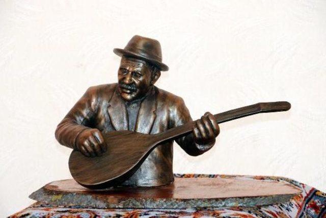 Bağlama Ustasının  ozanlar M&uuml;zesi  Ziyarete A&ccedil;ıldı 1