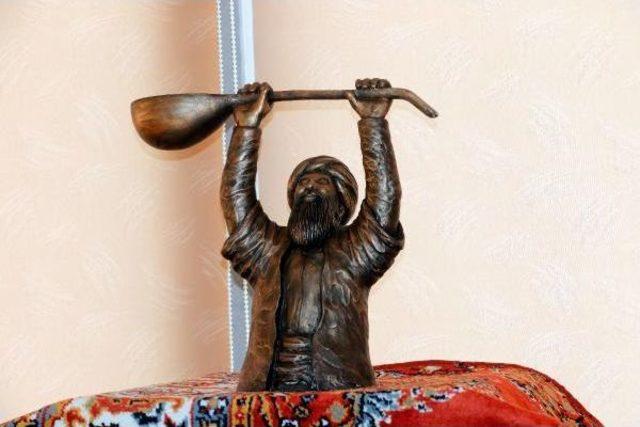 Bağlama Ustasının  ozanlar M&uuml;zesi  Ziyarete A&ccedil;ıldı 2