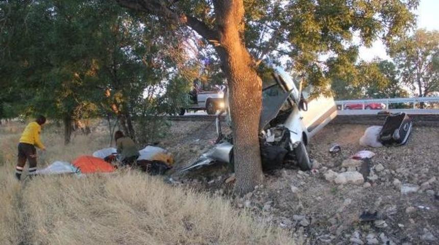 Karaman'da Kaza: Sürücü Ve Eşi Öldü, Gelini Ve Torunu Yaralı