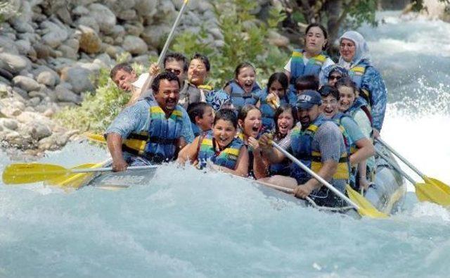 Köprülü Kanyon'da Bayram Yoğunluğu