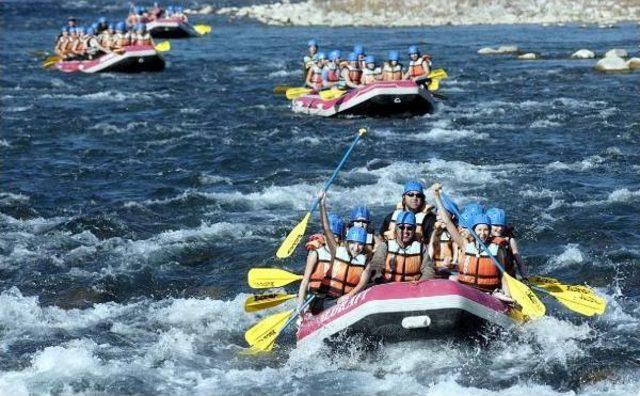 Köprülü Kanyon'da Bayram Yoğunluğu