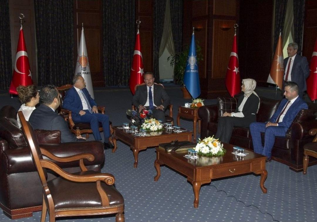 Ak Parti&rsquo;de Partiler Arası Bayramlaşma