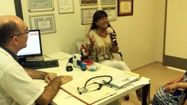 Kanseri Yenen Abd li Caz Sanatçısından Doktoruna Şarkılı Teşekkür 3