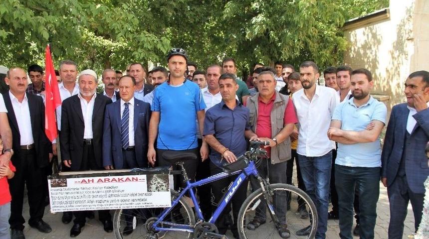 Arakan&rsquo;daki M&uuml;sl&uuml;manlar İ&ccedil;in Pedal &Ccedil;evirdi