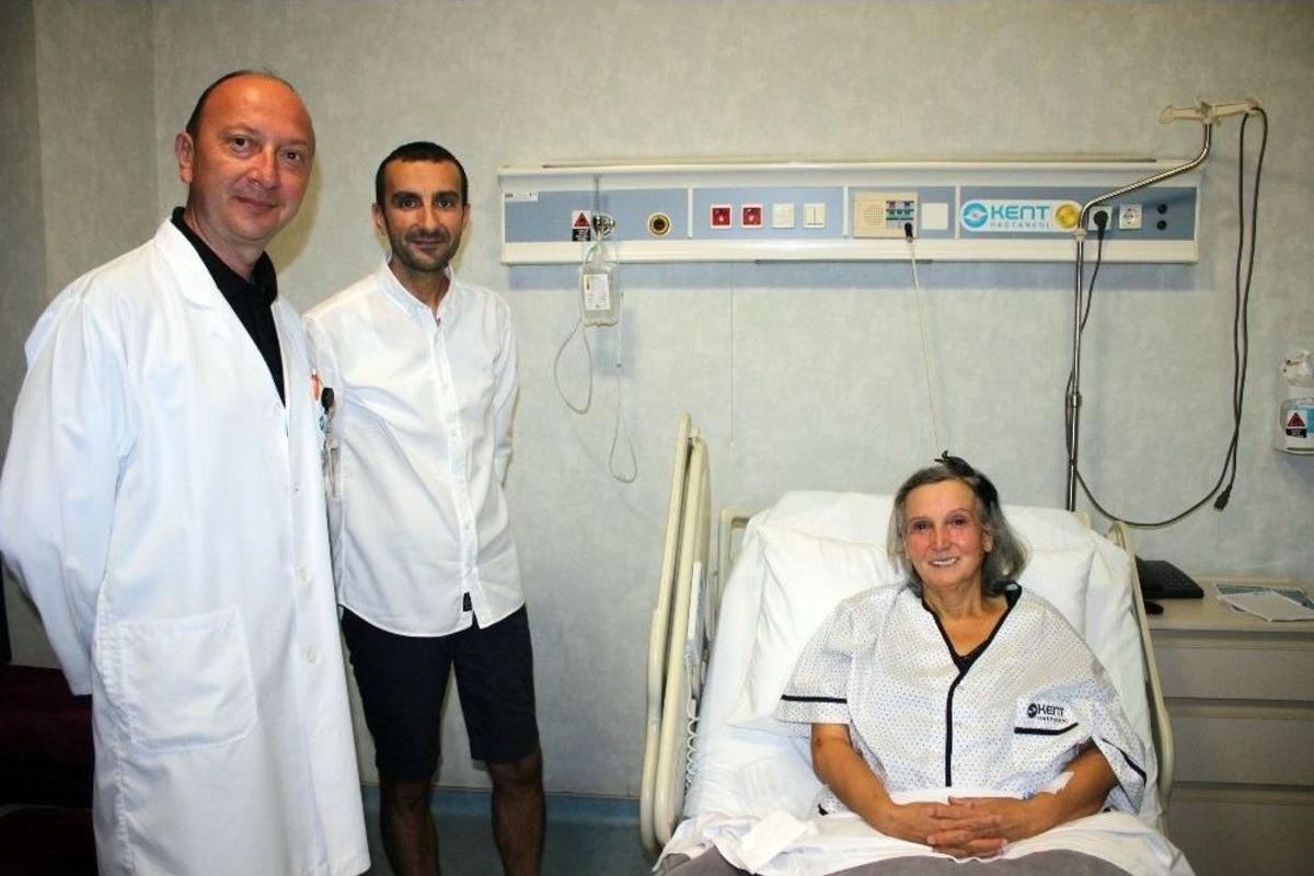 Kilo Verip Karaciğer Nakli Olan Anne Oğlun &Ccedil;ifte Bayramı