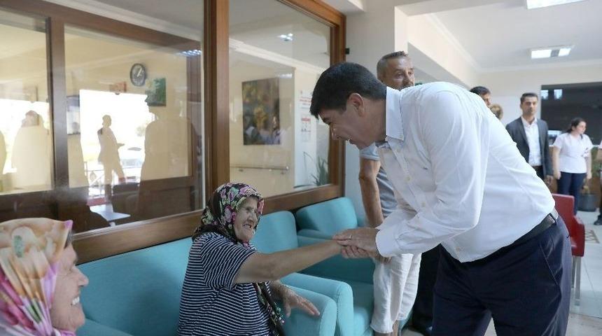 Başkan Türel Huzurevi Sakinlerini Unutmadı