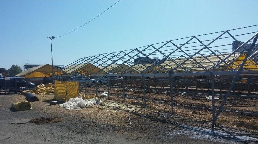 B&uuml;y&uuml;kbaş Satıcıları &Ccedil;adırlarını Topladı