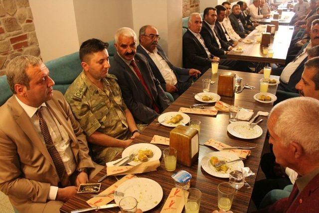 &Ccedil;aldıran&rsquo;da Resmi Bayramlaşma 2