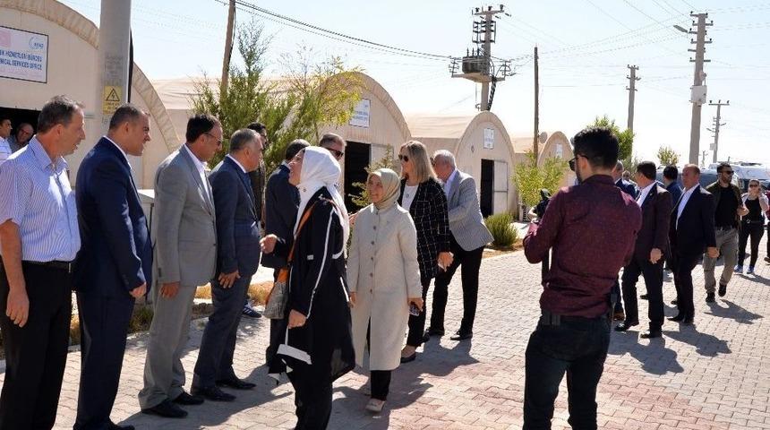 Ak Parti Genel Başkan Yardımcısı Ravza Kavak&ccedil;ı Kan Midyat&rsquo;ta