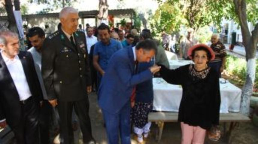 Edremit&rsquo;te Resmi Bayramlaşma Yapıldı