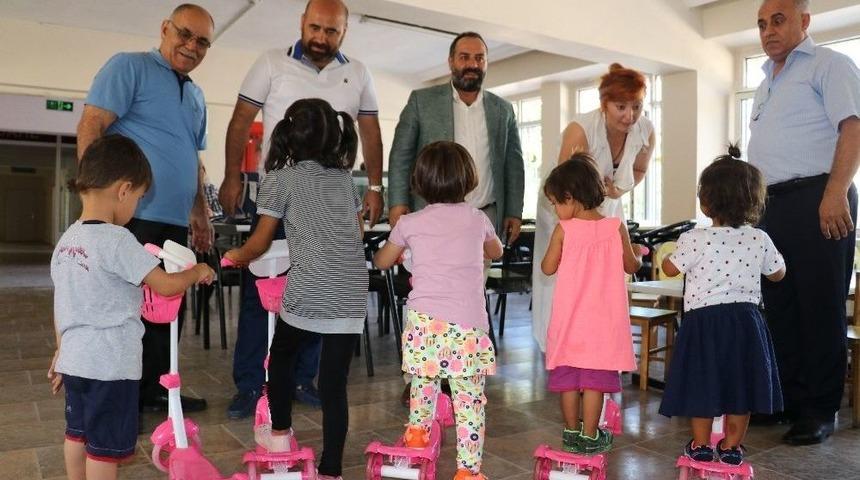 &Ccedil;ocukların &rsquo;scooter&rsquo;li Bayram Sevinci