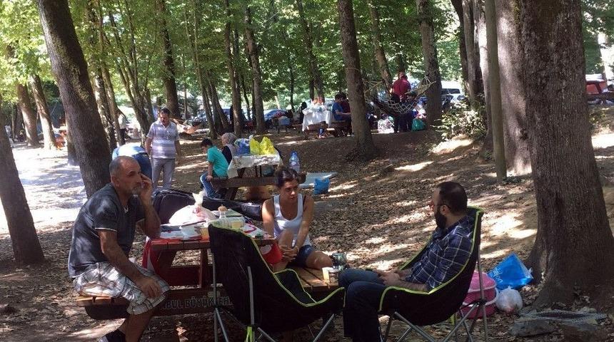 İstanbullular Bayramın İkinci G&uuml;n&uuml; Piknik Alanlarına Akın Ettiler