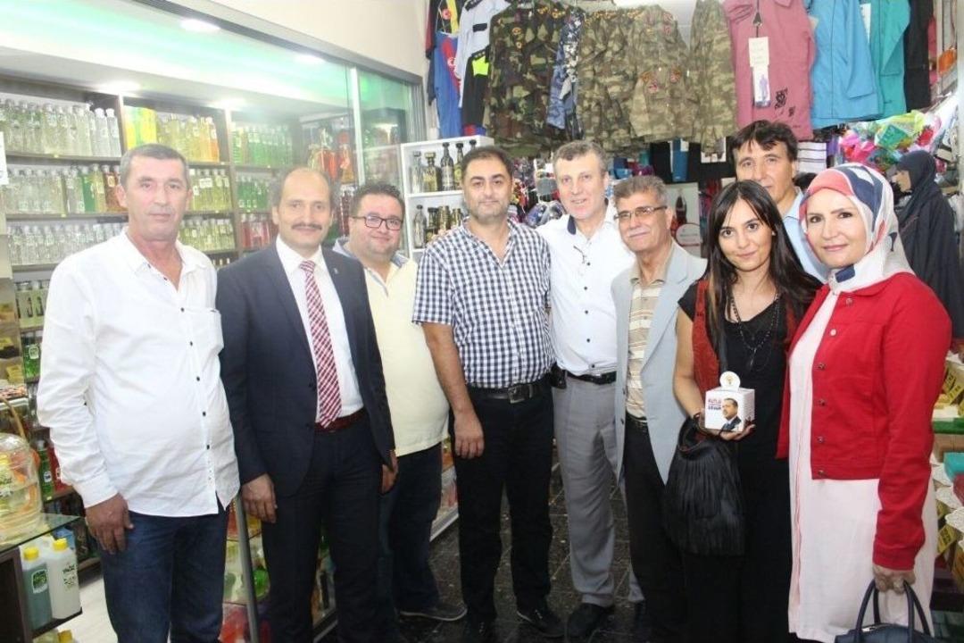 Bayramda &Ccedil;ocuklar Ve Yaşlılar Unutulmadı