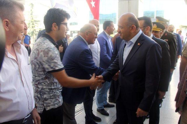 Başbakan Yardımcısı Işık: "kurbanı İdrak Edebilmiş Olsaydık, Bug&uuml;n D&uuml;nyada Pek &Ccedil;ok Sıkıntı Yaşanmamış Olacaktı" 1