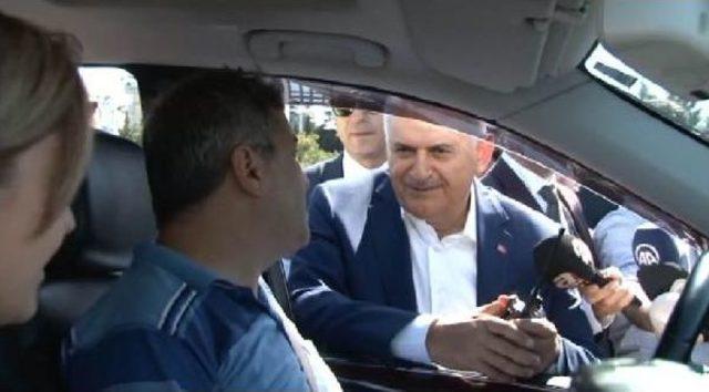 Başbakan Yıldırım &Ccedil;amlıca Gişeleri Asayiş Uygulama Noktasındaki Polisleri Ziyaret Etti (1) 1