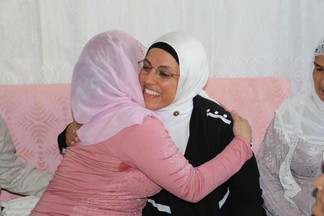 Ravza Kavak&ccedil;ı Kan&rsquo;dan Ter&ouml;ristlerin Katlettiği Fırat Sımpil&rsquo;in Ailesine Ziyaret