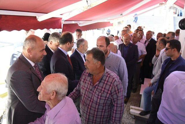 Tekkek&ouml;y Meydanda Bayramlaştı 1