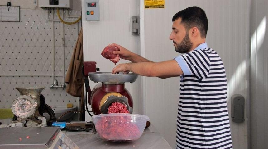 Kasapların Kıyma Mesaisi