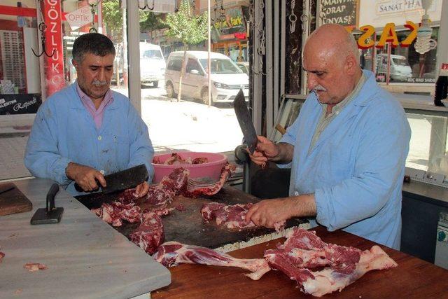 Kasapların Kıyma Mesaisi 1