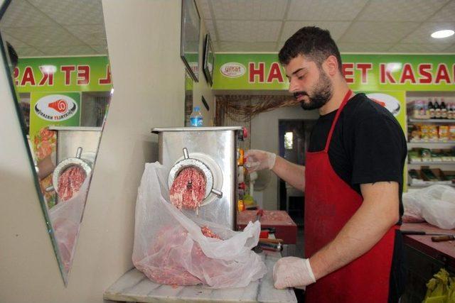 Kasapların Kıyma Mesaisi 3