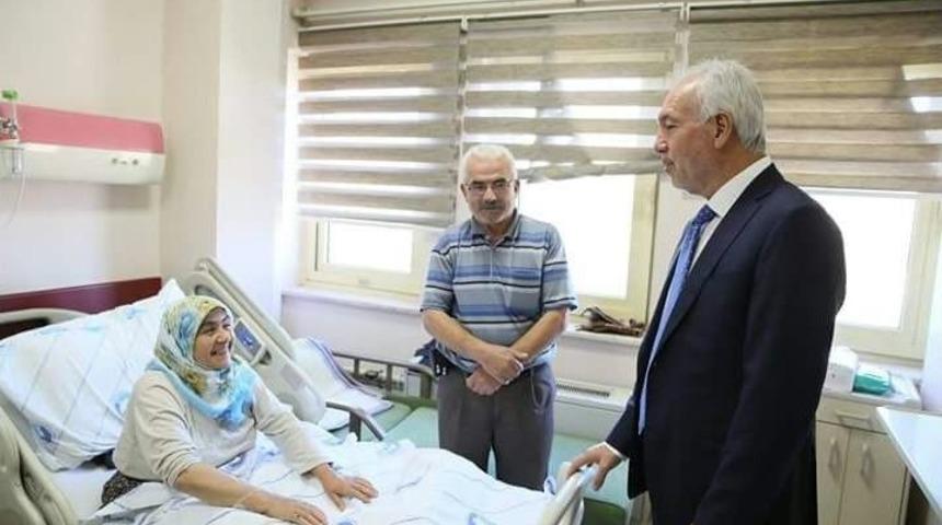 Başkan Kamil Sara&ccedil;oğlu, Hastanede Tedavi G&ouml;ren Hastalarla Bayramlaştı