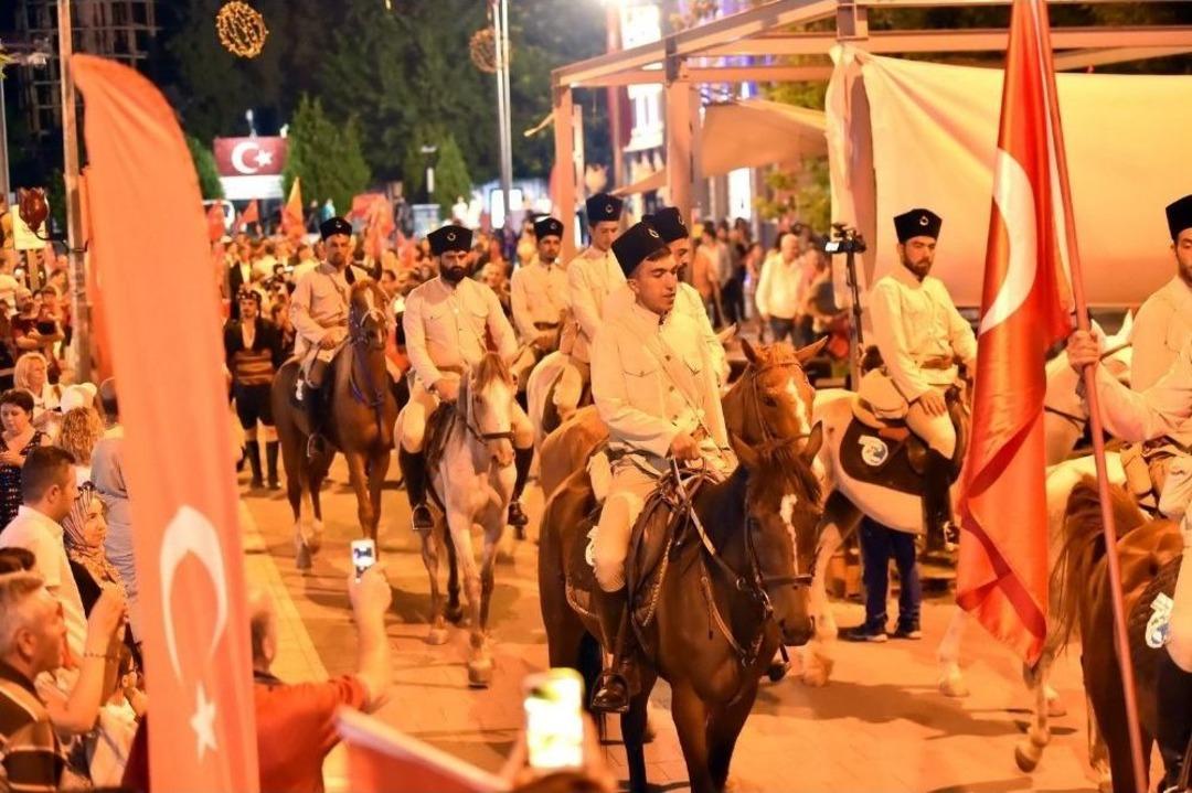 B&uuml;y&uuml;k Taarruz&rsquo;un Atlı S&uuml;varileri Uşak&rsquo;a Geldi