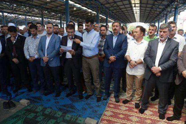 Arakan da &Ouml;ld&uuml;r&uuml;lenler I&ccedil;in Gıyabi Cenaze Namazı Kılındı 1