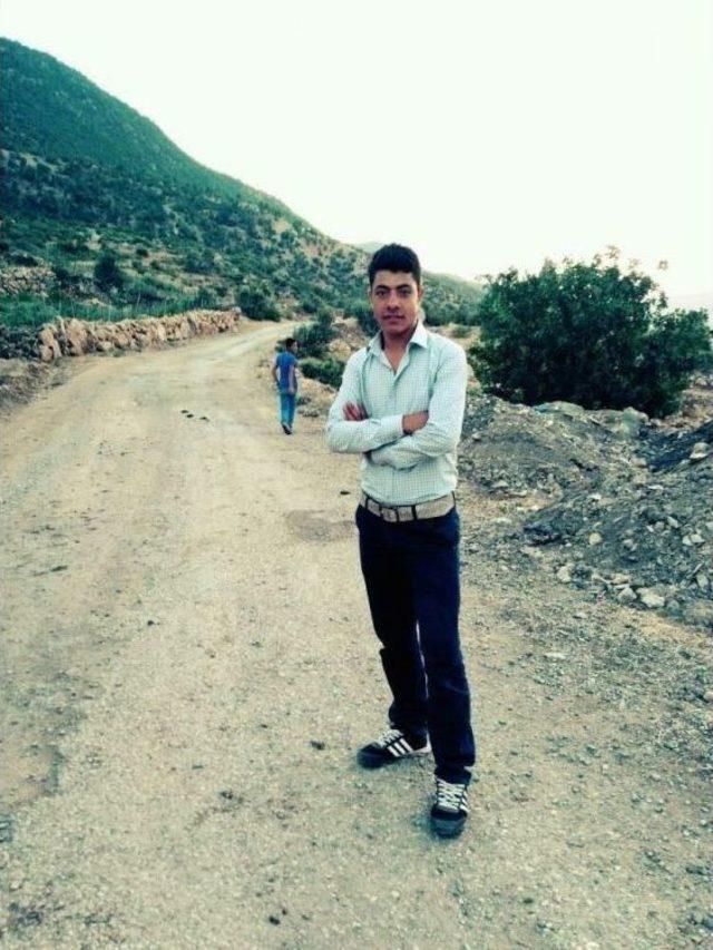 Ağabeyinin Kullandığı Kamyonetten D&uuml;ş&uuml;p &Ouml;ld&uuml; 2