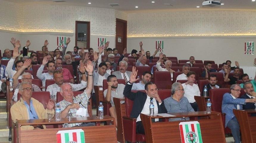 Erzurumspor&rsquo;u 1. Lig&rsquo;e Taşıyan Demirhan, Yalovaspor&rsquo;un Başına Ge&ccedil;ti