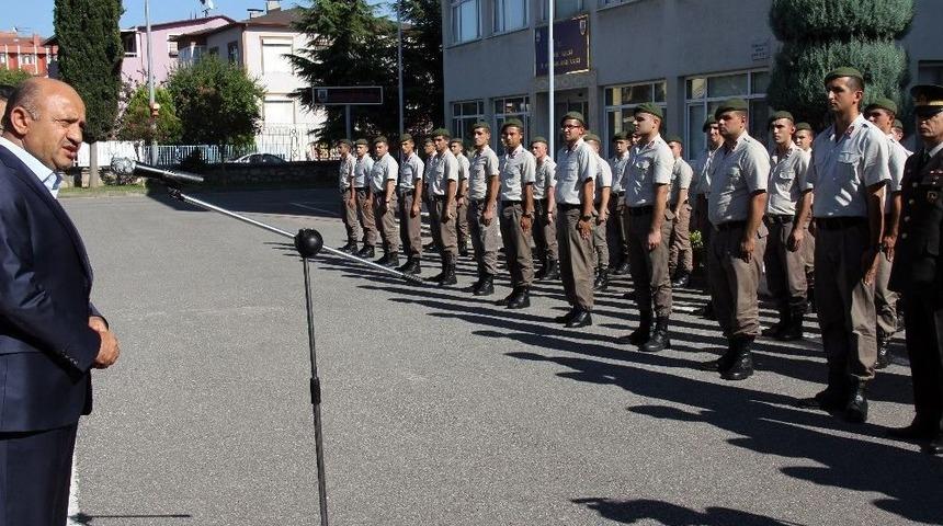 Başbakan Yardımcısı Işık, Askerlerle Bayramlaştı