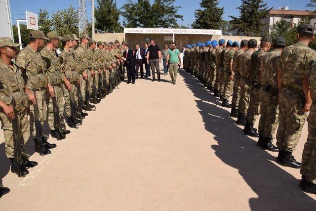 Kaymakam &Ccedil;imşit Askerlerle Bayramlaştı 3