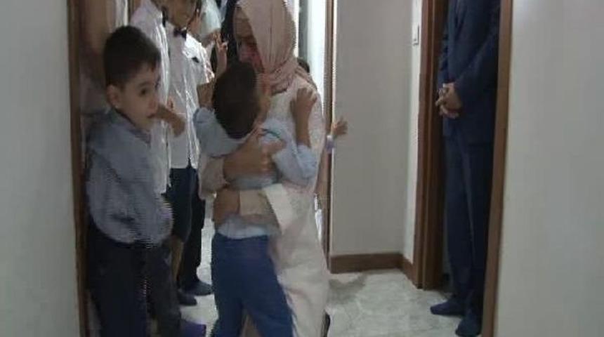 Bakan Kaya'dan &Ccedil;ocuk Evi Ve Huzurevine Ziyaret