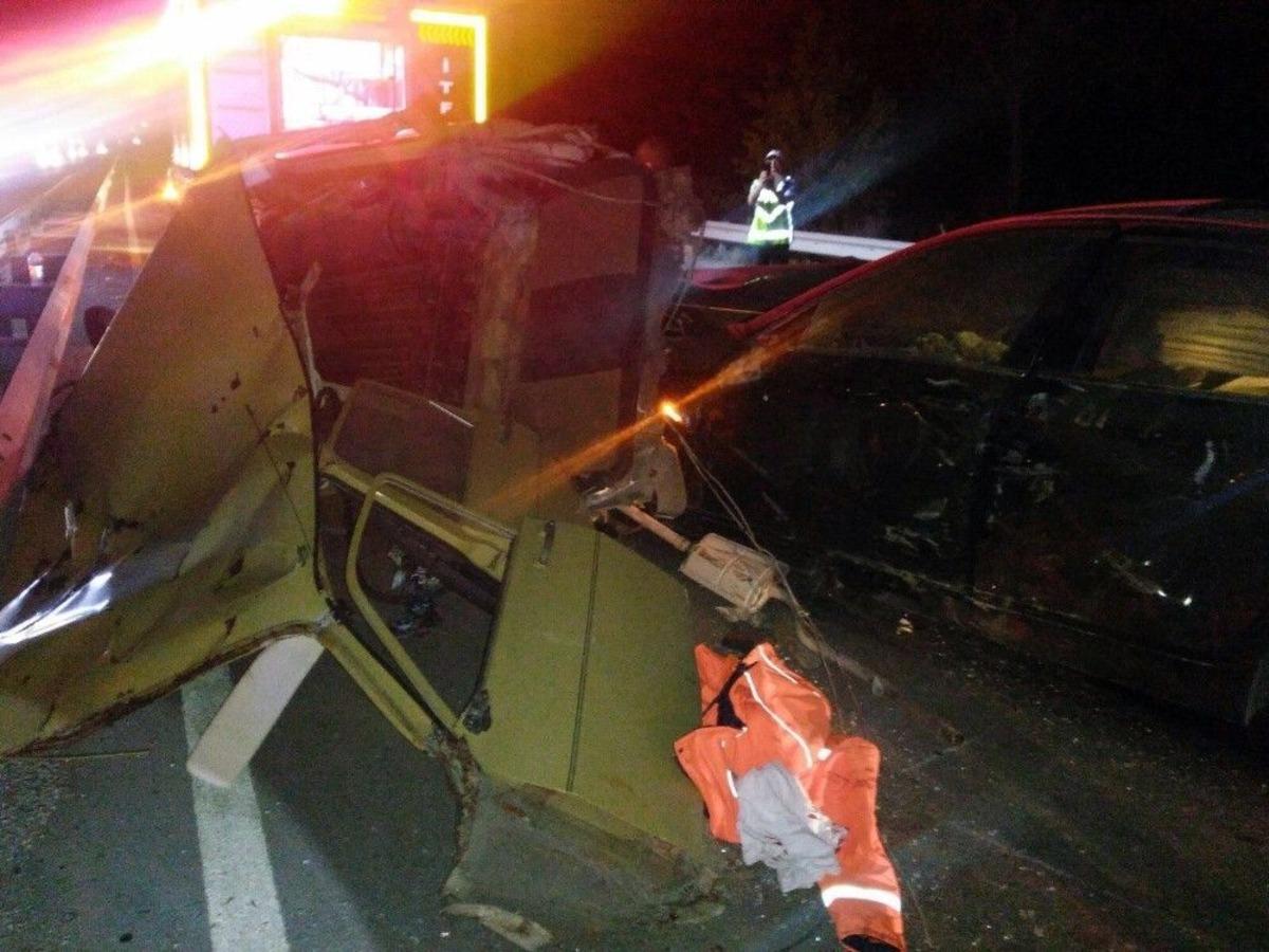 Balıkesir&rsquo;de Feci Kaza: 4 &Ouml;l&uuml;, 3 Yaralı