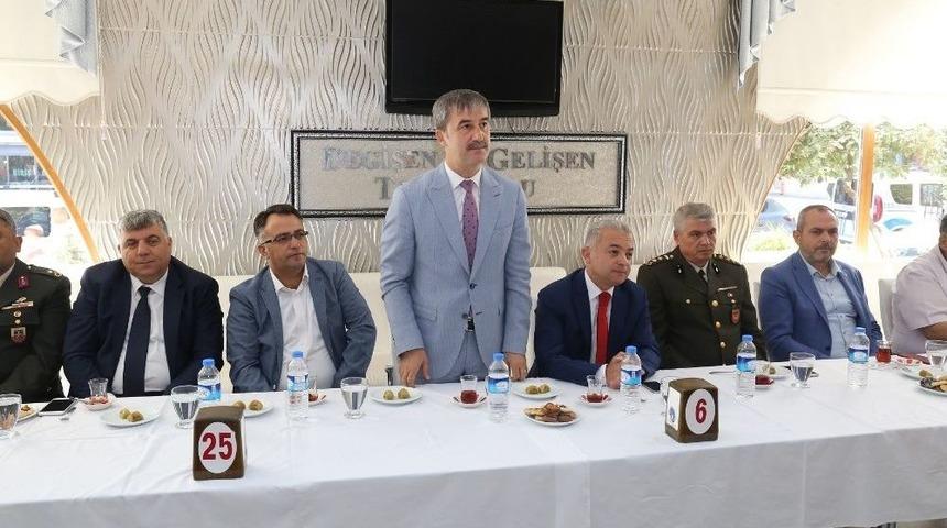 Turgutlu Protokol&uuml; Bayramlaştı