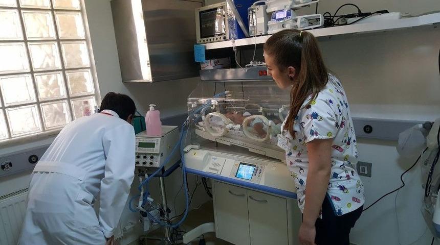 Eşi Tarafından &Ouml;ld&uuml;r&uuml;len Hamile Kadının Bebeği Yaşam Savaşı Veriyor