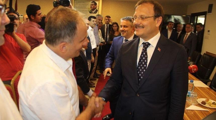 Başbakan Yardımcısı Hakan &Ccedil;avuşoğlu: