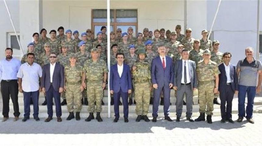 Diyarbakır Valisi G&uuml;zeloğlu, Karakol Ve &Uuml;s B&ouml;lgelerini Ziyaret Etti