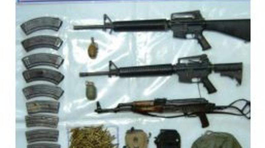 Ter&ouml;ristlerin Etkisiz Hale Getirildiği B&ouml;lgede Silah Ve M&uuml;himmat Ele Ge&ccedil;irildi