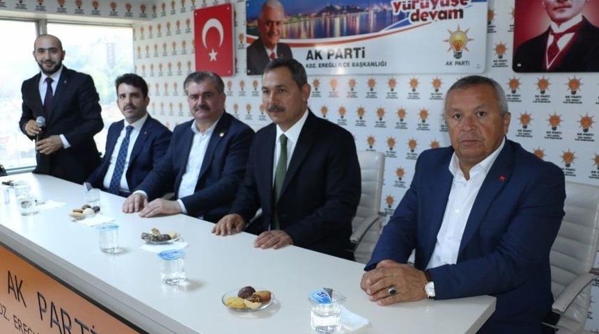 Ak Partililer Bayramlaştı