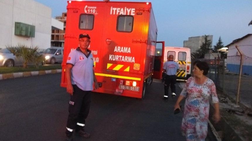 Burhaniye&rsquo;de 6 Ara&ccedil; Birbirine Girdi: 1 Yaralı