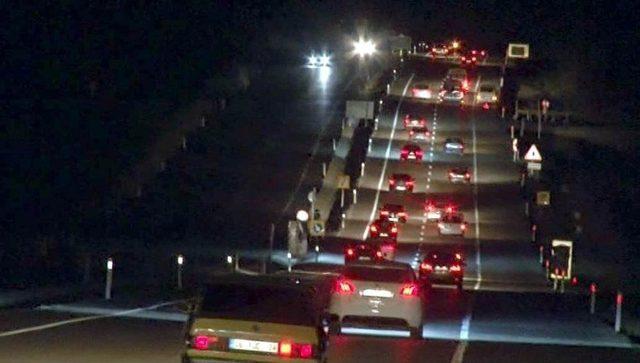 İstanbulluların Tatil D&ouml;n&uuml;ş&uuml; Tekirdağ Yollarını Doldurdu 3