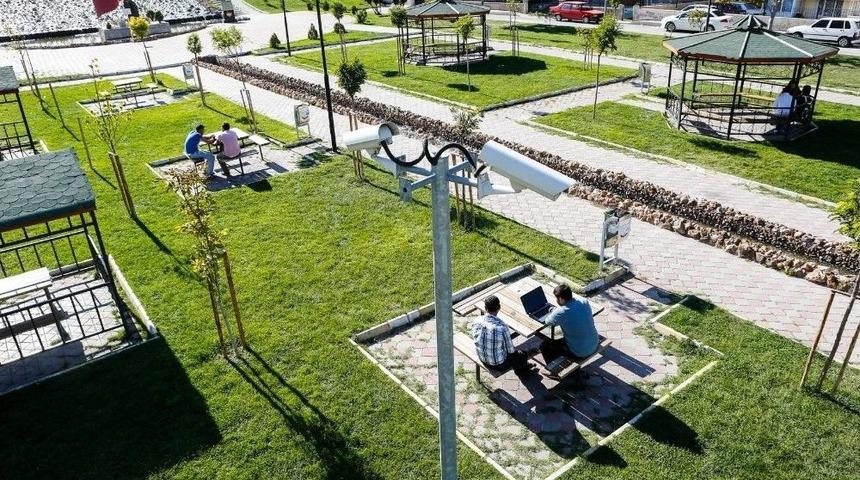 Sincan Belediyesi İl&ccedil;eyi Kameralarla Donatıyor