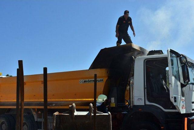 Tosya’da Park Halindeki Hafriyat Kamyonu Yandı