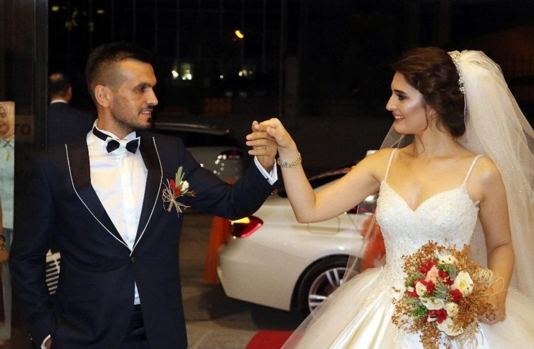 Polis Memurunun Mutlu G&uuml;n&uuml;